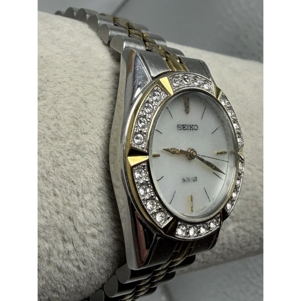 Scratched Seiko V117-0AN0 Working Ladies Solar MOP Watch 25MM 7
